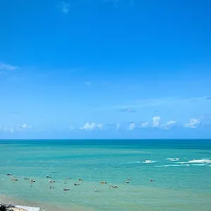 belissimo-flat-a-50-mts-da-praia-em-candeais-ao-lado-de.portodegalinhashotels.com/